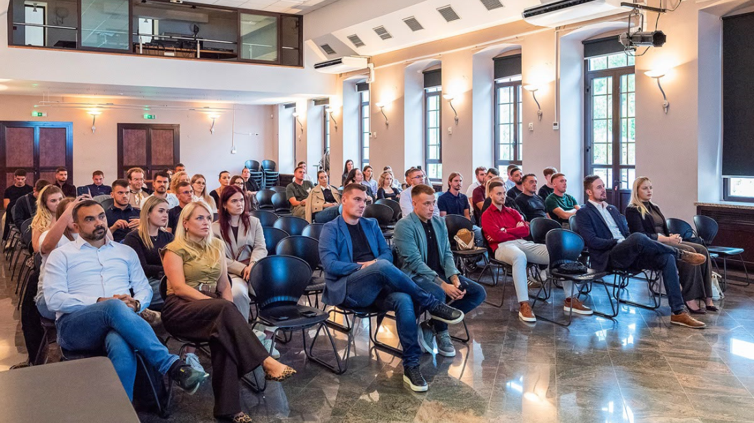 Kako se snaći u moru informacija? Mladi u Puli razgovarali o pravima, poslu i administraciji