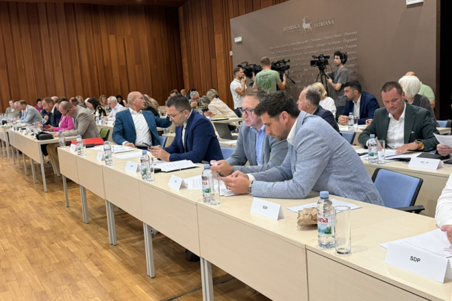 Istra poslala jasnu poruku Vladi: Otpad iz Gospića ne smije završiti u Koromačnu!