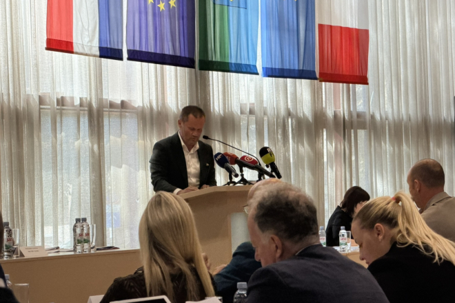 Bratulić prozvao SDP: „Pausov zaključak nalikuje na plagijat“, spomenuo i supruga Marie Blažina