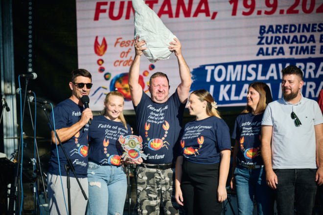 TISUĆU PORCIJA BRODETA I REKORDNA GUŽVA: Funtana feštala uz grmale, a najbolji brodet skuhala je ekipa Zubac