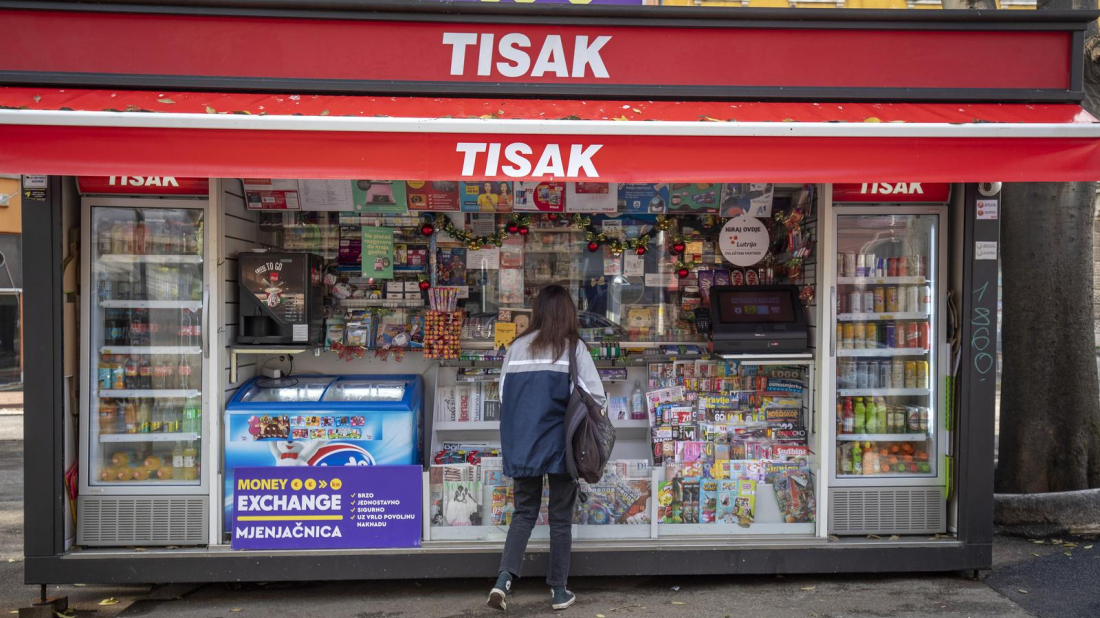 Inspektori obilazili trgovine kraj škola: Maloljetnicima prodani duhan i energetsko piće
