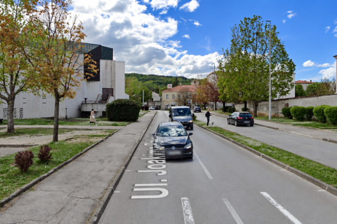 Recidivist narušavao javni red u Pazinu: Policija ga uhitila, sud odredio osam dana zatvora