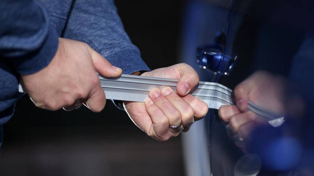 U dva sata dvije provale u automobile kod Umaga: Razbijena stakla, ukradeni novac i dokumenti