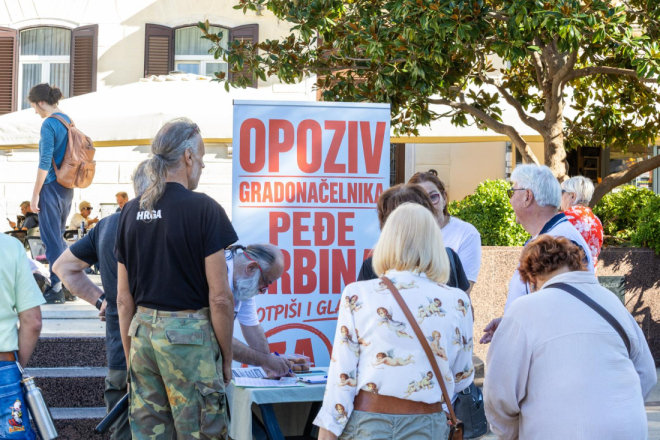 U Puli počela bitka za Grbinov opoziv: Za referendum treba prikupiti 9419 potpisa!