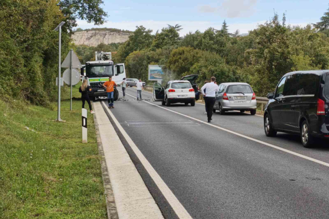 Prometna nesreća na cesti Putini – Sošići: Sudarili se automobil i kamion, na terenu sve žurne službe!