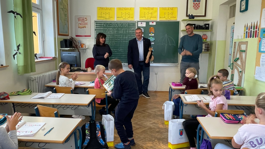 Sve više djece u kanfanarskoj školi i vrtiću: Jurman posjetio mališane povodom Dječjeg tjedna