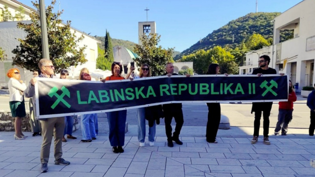 Načelniku Raše predali 7.152 potpisa protiv KodeCO-a: „Skupili smo ih u samo devet dana“