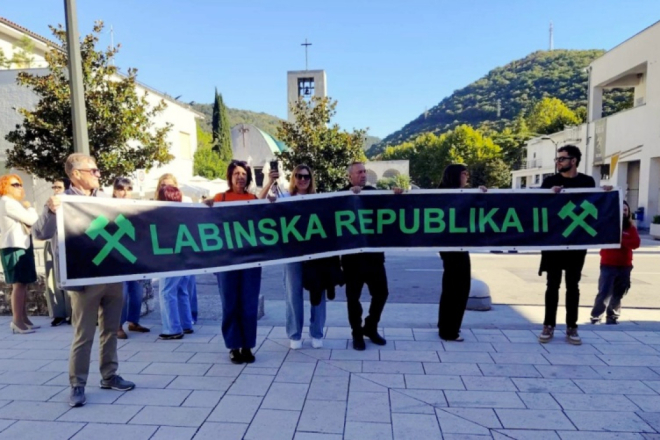 Načelniku Raše predali 7.152 potpisa protiv KodeCO-a: „Skupili smo ih u samo devet dana“