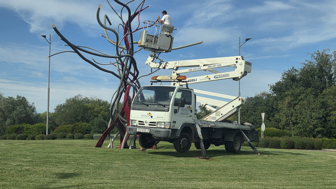 FOTO: U tijeku radovi na svjetlosnoj instalaciji na ulazu u Rovinj