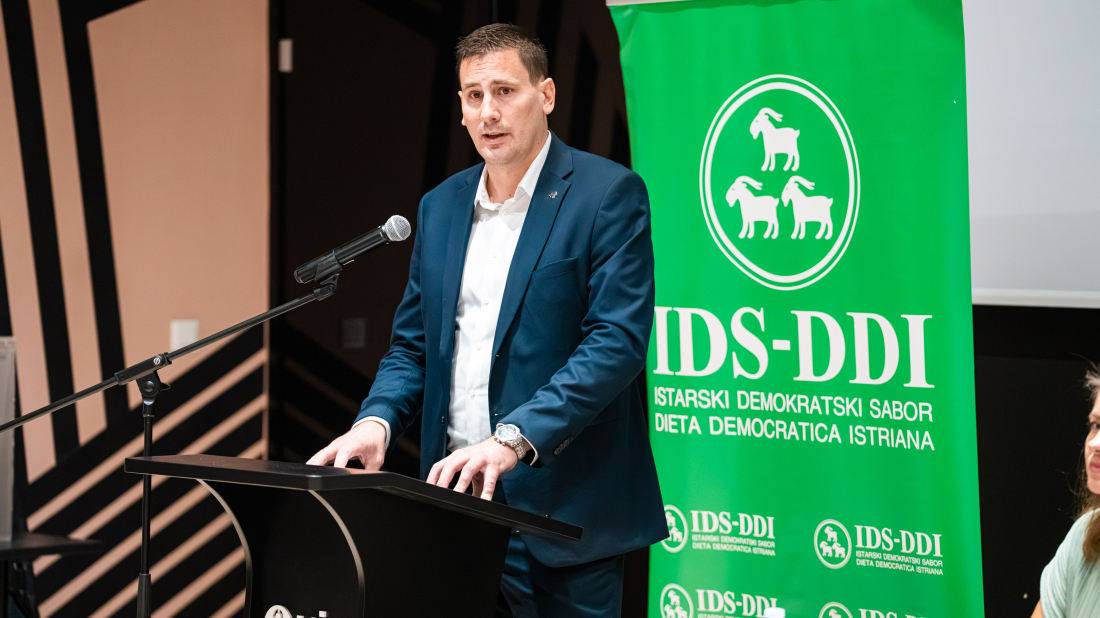 Pavlović uzvratio Radojčić: 'Za svoje odluke ne tražimo odobrenje u Zagrebu!'