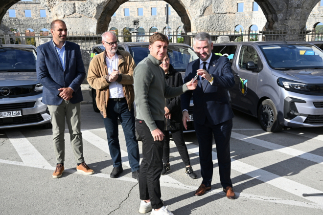 Velika pomoć istarskim sportašima! Županija osigurala osam novih kombija vrijednih više od 300 tisuća eura