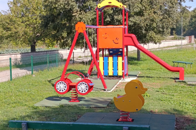 U Svetvinčentu obnovljeno dječje igralište u Bibićima i opremljen vrtić Balončić!