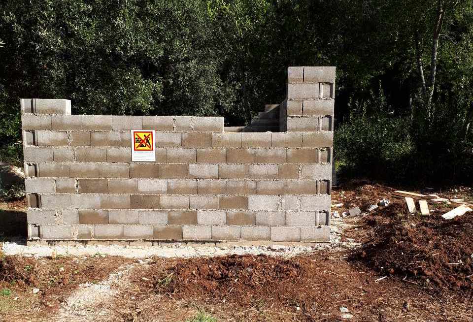 INSPEKCIJA ODLUČILA: U rovinjskoj uvali Valfaborso mora se srušit kućica