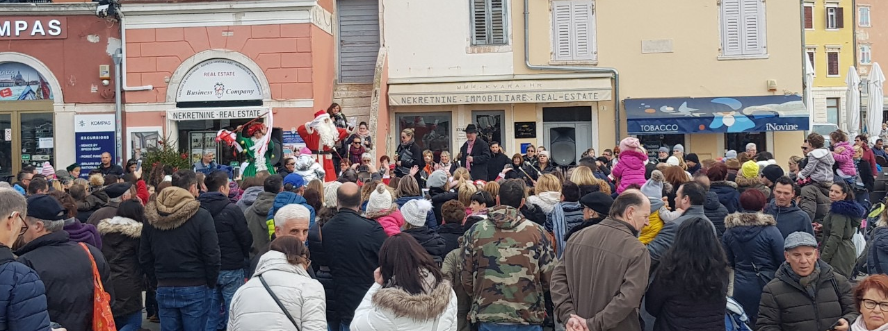 Prvi doček u podne u Rovinju sjajno posjećen!