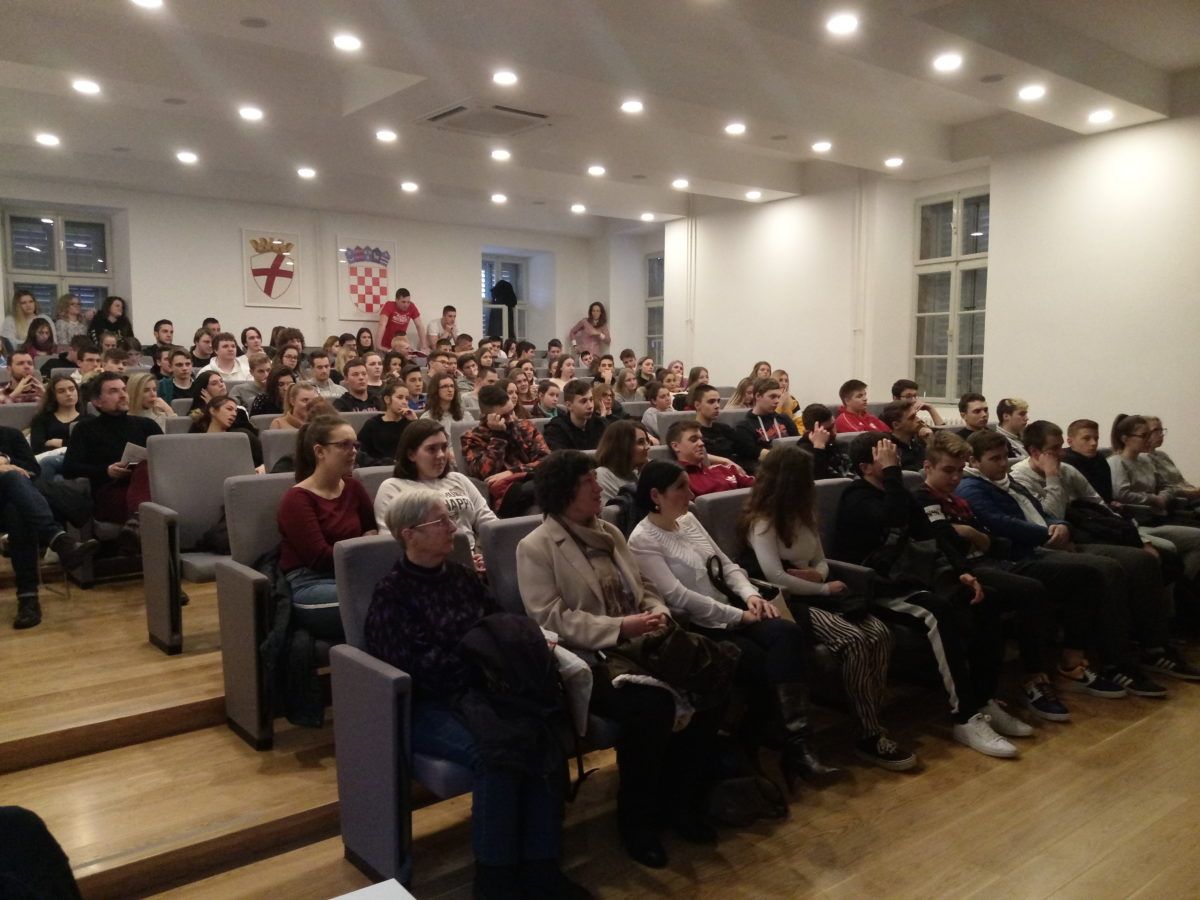 U Rovinju održano predavanje za srednjoškolce o Istranima u koncentracijskim logorima u Drugome svjetskom ratu