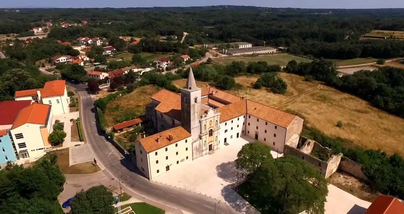 U ruševnoj kući u Svetom Petru u šumi pronađene kosti nalik ljudskima