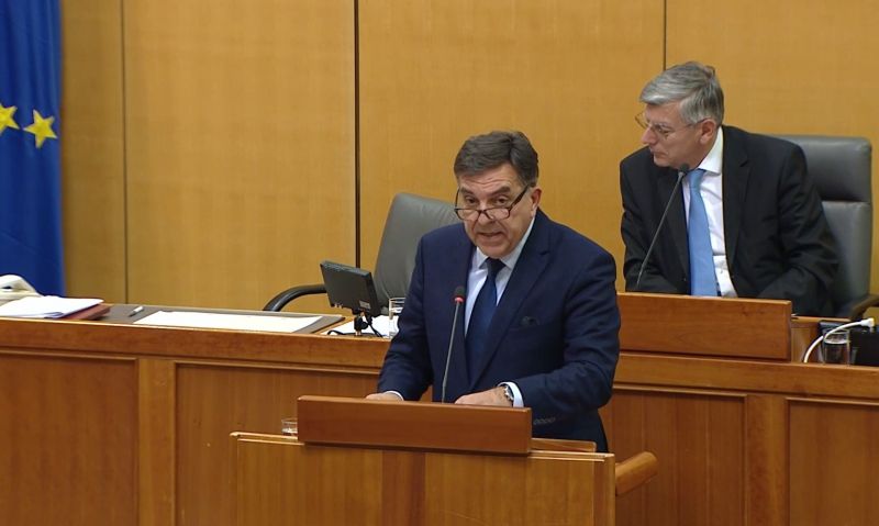 Demetlika: Grabar-Kitarović degradira instituciju Predsjednika