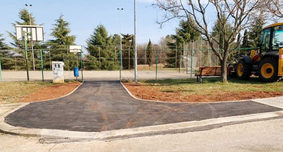 Poreč-jug: nova javna rasvjeta, dovršeni nogostupi, stepenice i pristup igralištu