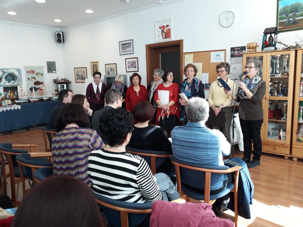 Članovi rovinjske Udruge umirovljenika izložbom i recitacijom obilježili Dan žena