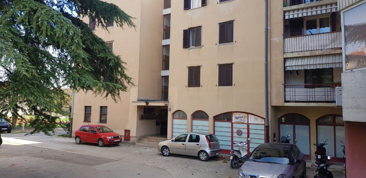 Rovinj: Pozvonile na vrata i predstavile se kao medicinske sestre pa pokrale stariji bračni par