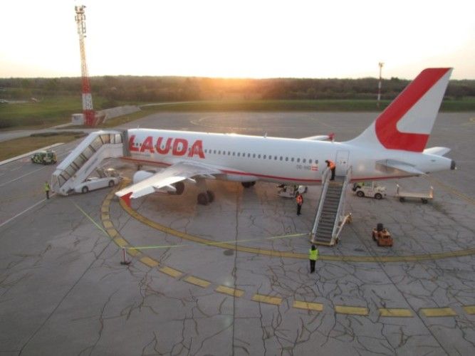 U pulsku Zračnu luku sletio avion iz Stuttgarta - dovozit će turiste tri puta tjedno