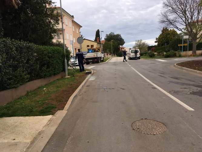 Jutros na rovinjskoj Valbruni u prometnoj nesreći ozlijeđene dvije osobe