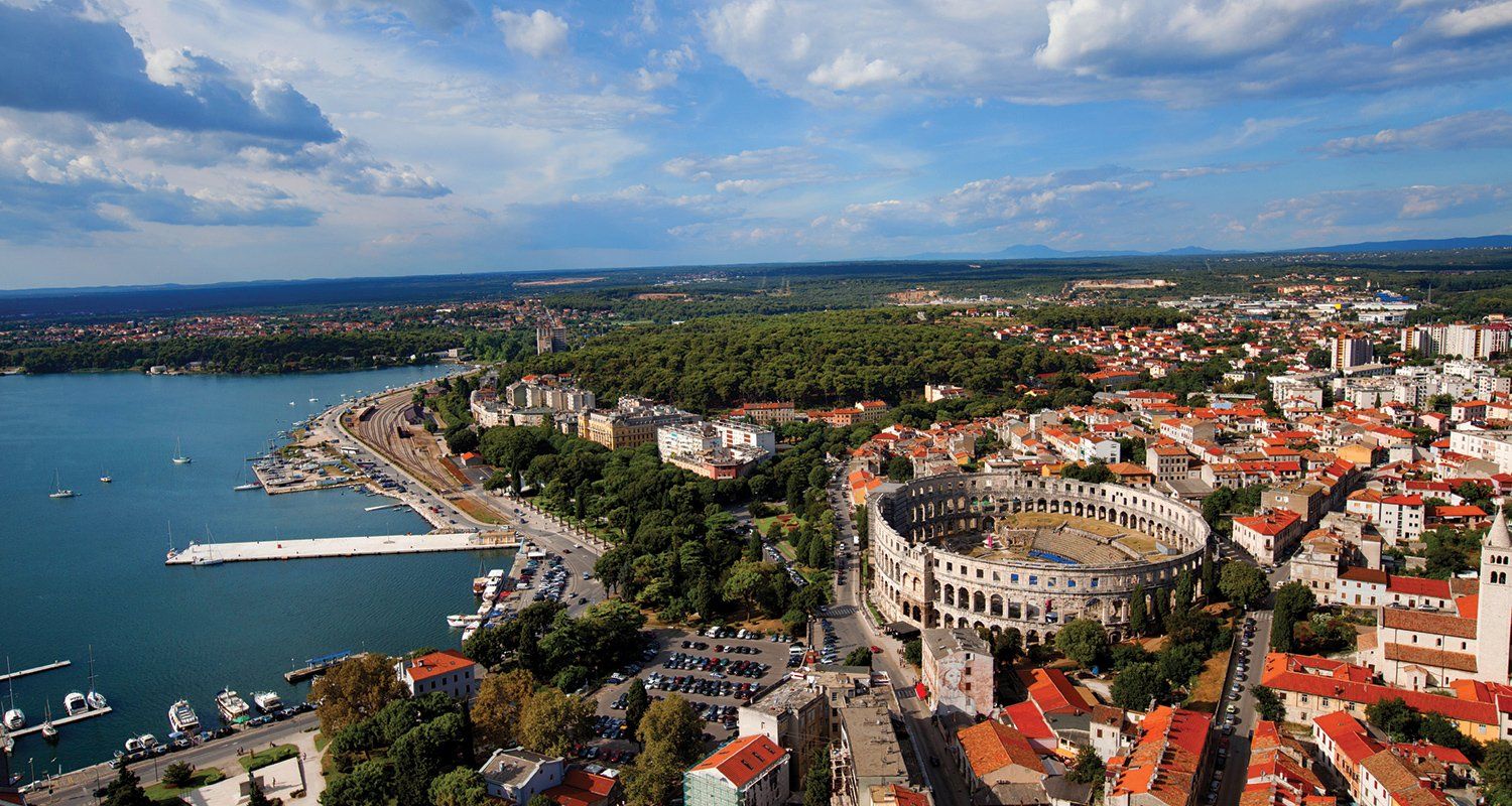 Krađa s plovila na pulskoj Rivi 