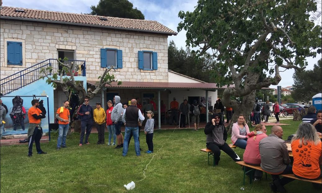 LUKA ROVINJ I PLAŽA PORTON BIONDI SADA ČISTI KAO SUZE Više od sto dobrovoljaca iz Rovinja, Istre i šire čistilo za ekološki neosvještenima