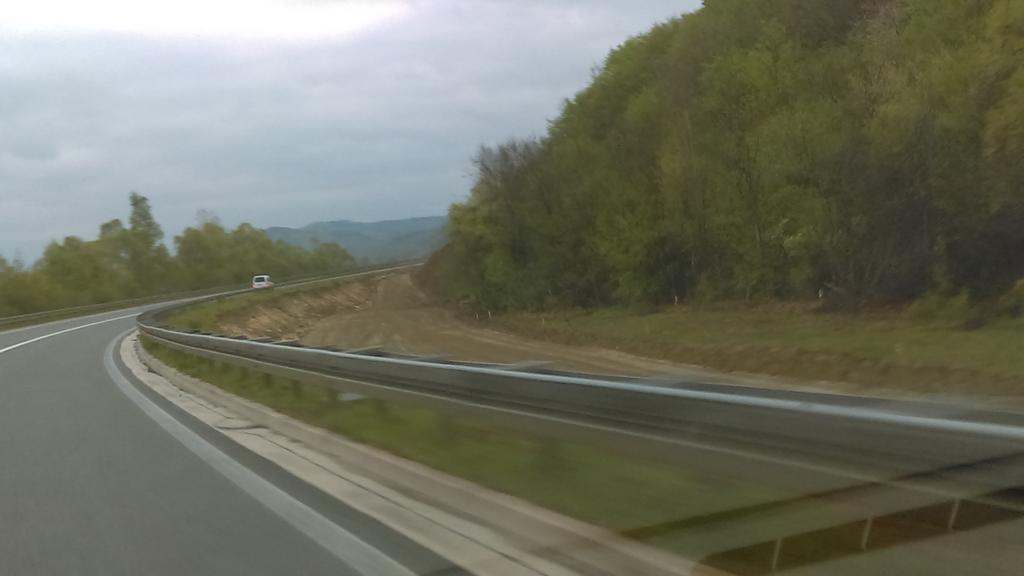 IVOLI-CEROVLJE U sudaru tri automobila ima ozlijeđenih