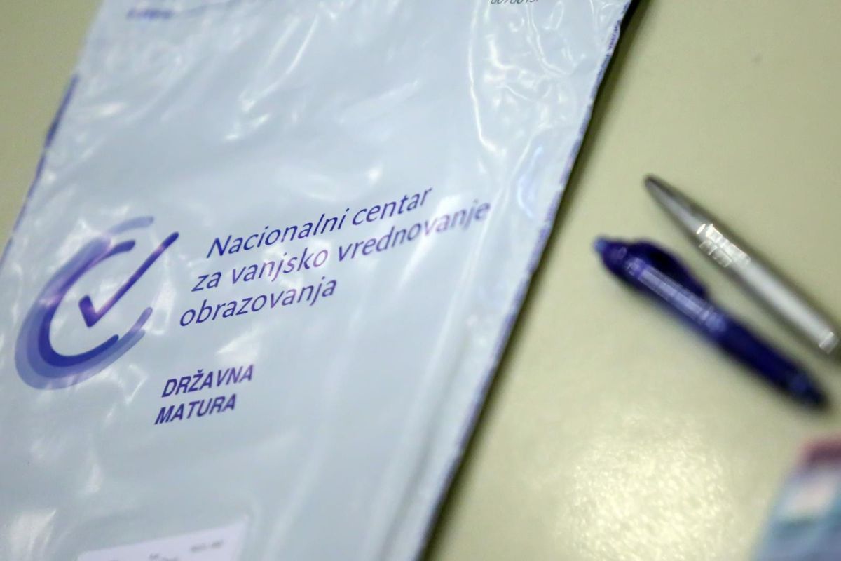 MATURANTI, SRETNO! Počinje državna matura ISPITIMA ĆE PRISTUPITI 34.638 KANDIDATA