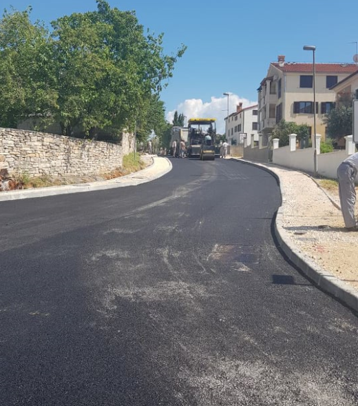 NEMA PAUZE ZA DAN DRŽAVNOSTI U Rovinjskom Selu asfaltiraju se ceste ROK DO KRAJA TJEDNA