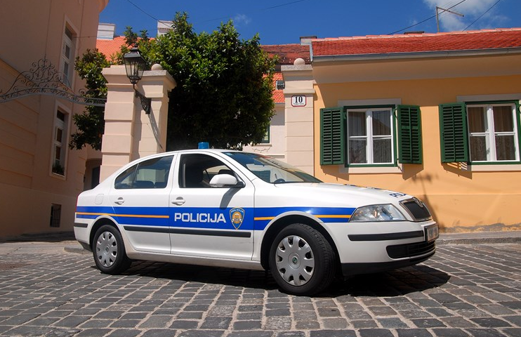NI ULIČNI ZABAVLJAČI NISU ŠTO SU NEKAD BILI Zbog 'mamljenja na kocku' privedeni s rovinjske Lokve