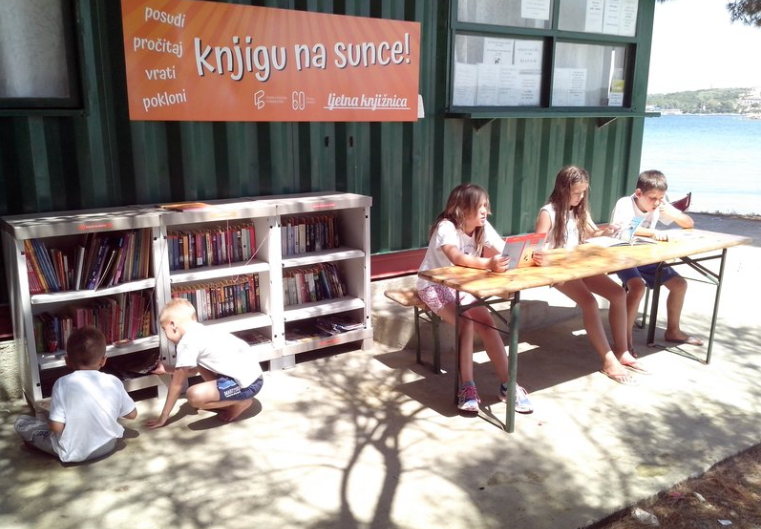 Knjigu na sunce! Otvorena Ljetna knjižnica na Fratarskom