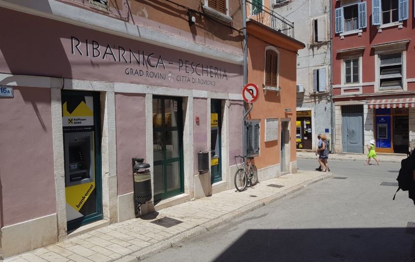 DONESEN JE ZAKLJUČAK o uvjetima davanja dopuštenja za ugradnju bankomata na pročeljima Rovinja