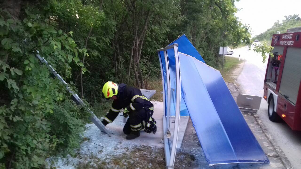 Španidiga: Prikolica se otkačila i udarila u autobusnu čekaonicu