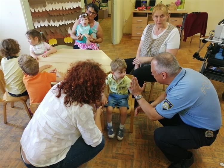 Donacija Zaklade policijske solidarnosti za korisnike Dnevnog centra za rehabilitaciju Veruda