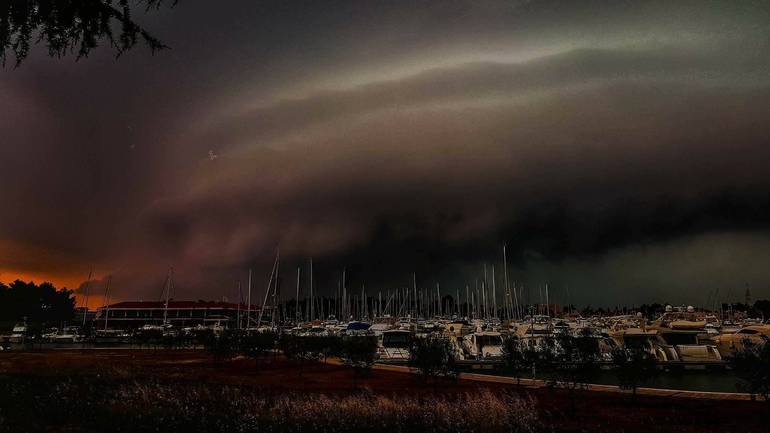 Vikend donosi grmljavinsko nevrijeme u Rovinju i Istri