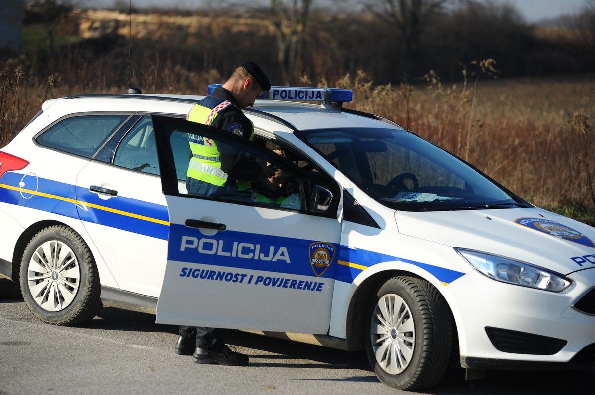 Kraj Marčane otuđeno nekoliko kosilica 