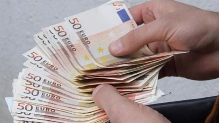 Još jedan slučaj prijevare u Puli: Dali mu EURE, vratio im SRPSKE DINARE