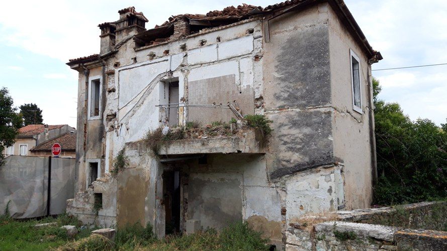 GRAD IZDAO NALOG: Derutna zgrada u Istarskoj 4, mora se srušiti u roku 60 dana