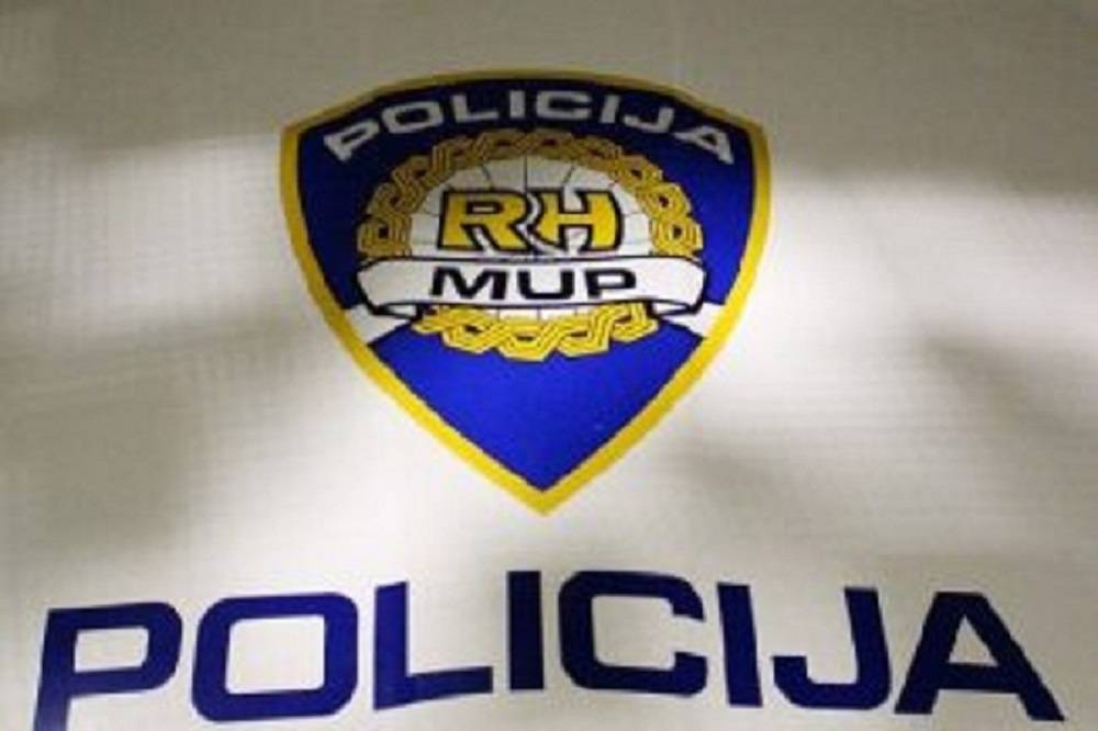 U SUDARU KOD PLOMINA JUTROS OZLIJEĐENE TRI OSOBE Zatvorena cesta Vozilići - Plomin