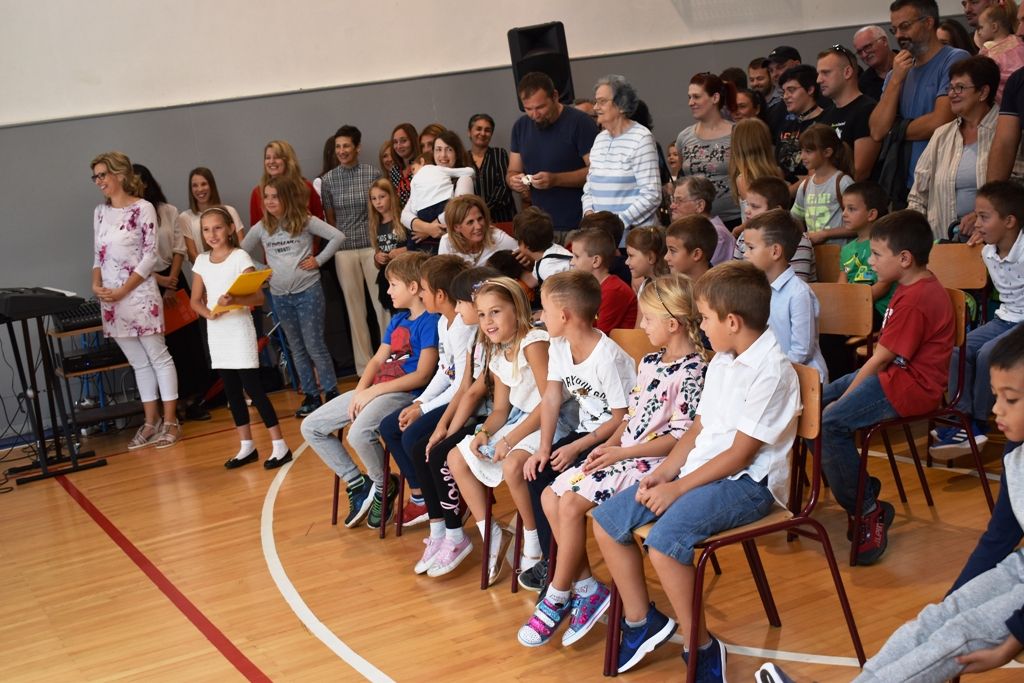 U pulske osnovne škole krenulo 545 prvašića