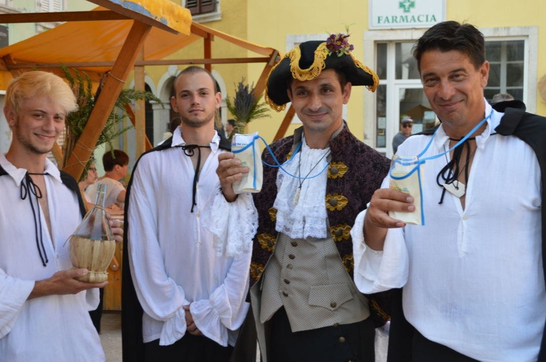 Sve je spremno za 9. Stari samanj pod kaštelom u Vrsaru