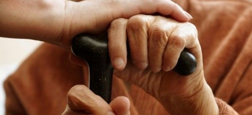BESRAMNA PRIJEVARA Rekle da je osvojila poklon i večeru, ušle u dom 85-godišnjakinje i pokrale joj nakit i novac