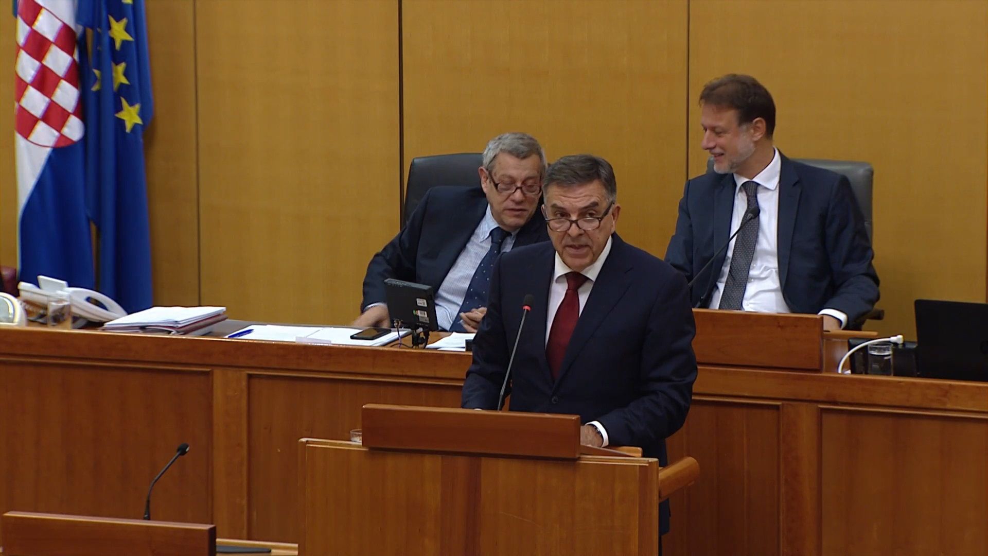 Demetlika: Vlada ponovno ne sluša struku