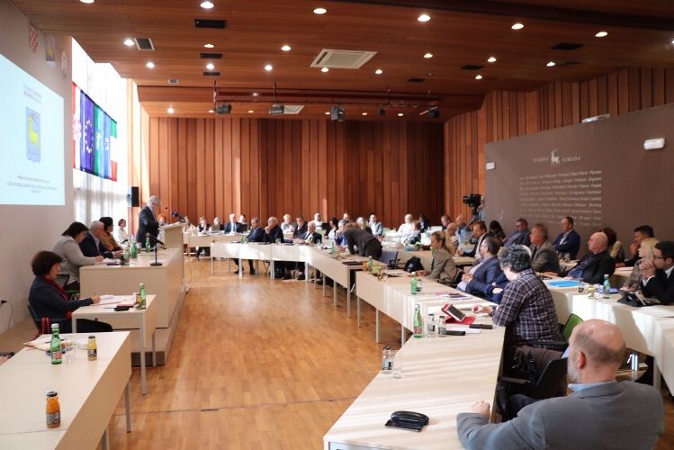 Na sjednici Županijske skupštine: Zanimljiv aktualni sat i usvojen rebalans proračuna