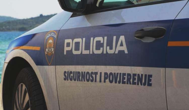 Motocikl ukraden u centru Pule!