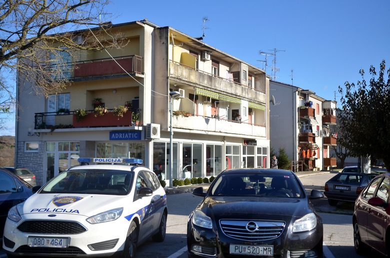Pala grupa dilera luksuznih automobila: ZAMRAČILI 4 MILIJUNA KUNA POREZA