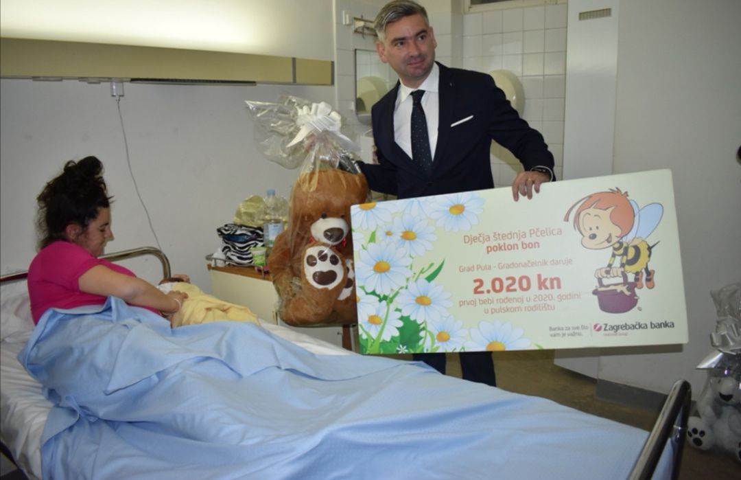 Sara Lubiana prva je beba rođena u Puli u 2020. godini