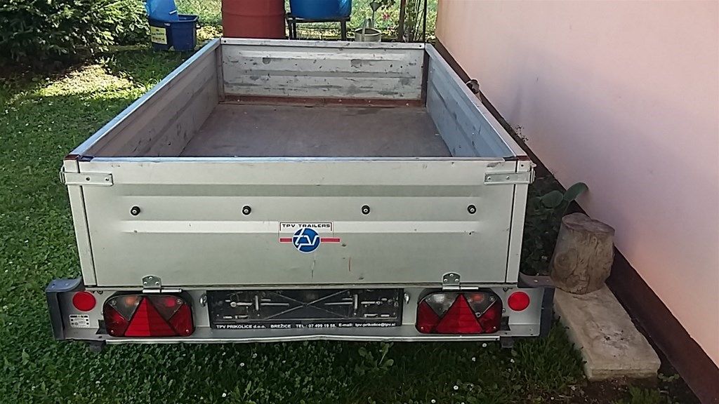 U centru Kanfanara ukradena prikolica TPV 